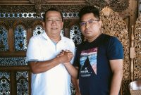 Sekertaris Jenderal Rumah Perlindungan Perempuan dan Anak Indonesia (RPPAI) A.S Agus Samudra atau pangilan Akrab Agus Kliwir bersama H. Abdul Wachid di hadapan awak media, Minggu (6/10/2024). Foto: Istimewa 
