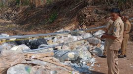 Temuan limbah yang diduga berasal dari produsen farmasi ilegal di Kabupaten Jepara. Foto: Istimewa 