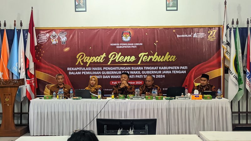 Rapat pleno KPU Kabupaten Pati. Foto: Bang Horor