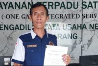 Direktur LBH Joeang Pati, Fatkhur Rahman saat wadul ke PTUN Semarang. foto: Istimewa